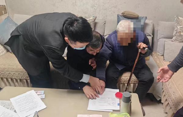 长安银行商洛分行人性化服务暖人心